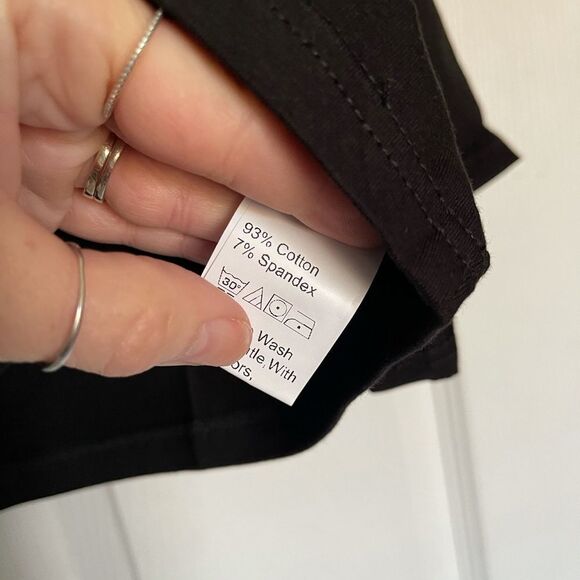 Black and Purple crop top with x0x0x0 size medium - Picture 4 of 5